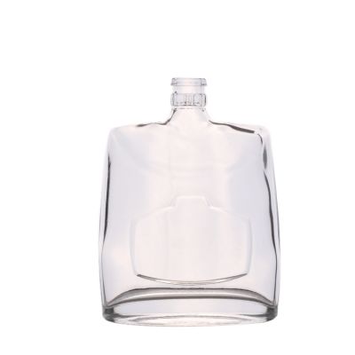 Newly custom clear empty square shaped flat 500ml whisky bottle with guala cap 