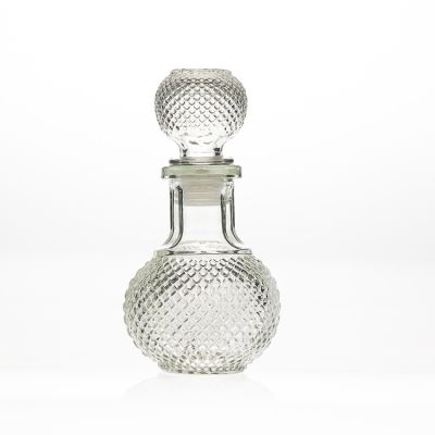 Custom Design 150ml Ball Shaped Embossed Wine Bottles 5 oz Crystal Glass Liquor Bottle with Glass lid for Whisky