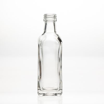 Manufacturer Wholesale 100ml Mini Square Liquor Bottles Empty Whisky Wine Glass Bottle with Screw Cap