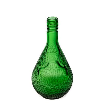 Wholesale Engraving Green 520 ml Glass Spirit Bottles 18oz Liquor Glass Wine Bottle with Screw Lids 