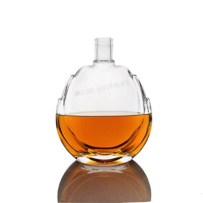 Good Quality 900ml Flat Shape Cognac XO Glass Bottle Brandy Bottle 