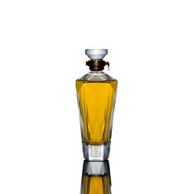 Custom luxury diamond shape 500ML glass bottle for tequila 