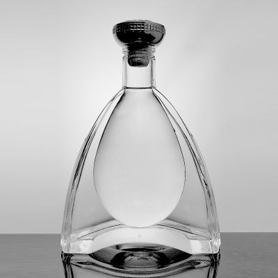 luxury alcohol bottle transparent 70cl liquor glass bottles with cork stopper 700 ml glass spirit bottle with lids
