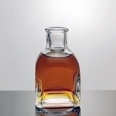 Empty Minil Spirit Decanter 100ml Small Liquor Bottle With Cork Top Wholesale Vodka Whisky Rum Bottle Glass For Alcohol