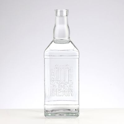 High quality custom 700ml glass bottle for whiskey vodka 