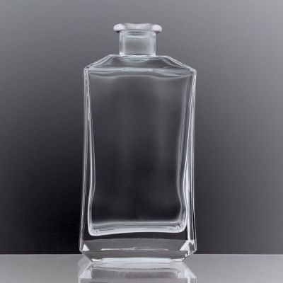 Wholesale customized large 500ml spirit 900ml glass bottle 