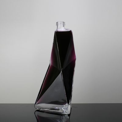 Customized Special Irregular Shape 750ml Vodka Bottle Bartop Finish Glass Spirits Bottle 
