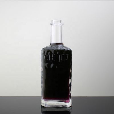 Customized Embossed Logo Whisky Square Shape Spirits Bottle 700ml Screw Top Glass Bottles 
