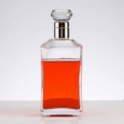Crystal 700ml square glass wine bottle with exquisite lid for bottling tequila rum whiskey 