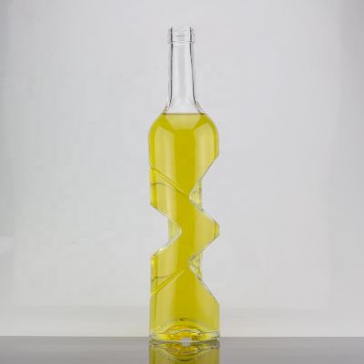 Custom Unique Design Cork Sealed Transparent 700ml Vodka Glass Bottles 