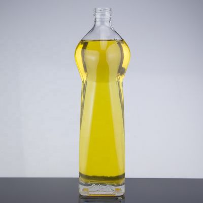 Customized 750ml Screw Cap Sealed Unique Shape Glass Bottle For Beverage
