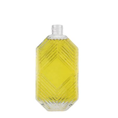 75 Cl Customized Embossing Polygonal Super Flint Glass Bottle Brandy Wood Cork Sealed Bottle 