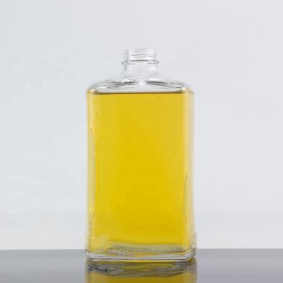 Popular Square Thin Bottom Flat Shoulder Short Neck Glass Bottle 750 Ml Rum Screw Cap Bottle 