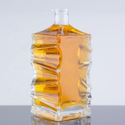 Special Design High Quality Triangle Shape 750ml Spirits Liquor Glass Bottle 