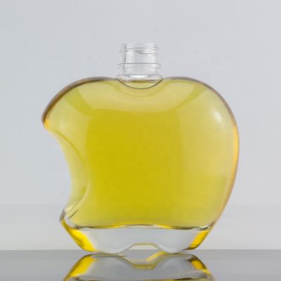 Top Grade Transparent Apple Shape 500ml Whisky Glass Bottle With Screw Cap
