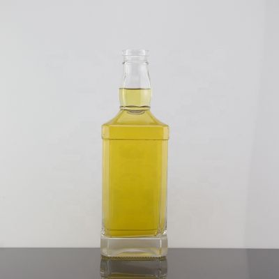 Custom Design Cork Sealed Transparent 500ml Whisky Glass Bottle Square Shape 
