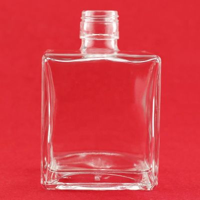 Hot Sale Bourbon Whiskey Glass Bottle Square Shape Clear Spirit Glass Bottle 500ML With Stoppers 