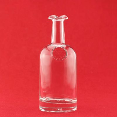 OEM Embossed Logo Boston Round Bottle 500 ml Transparent Glass Bottle For Tequila Empty Glass Gin Bottle 