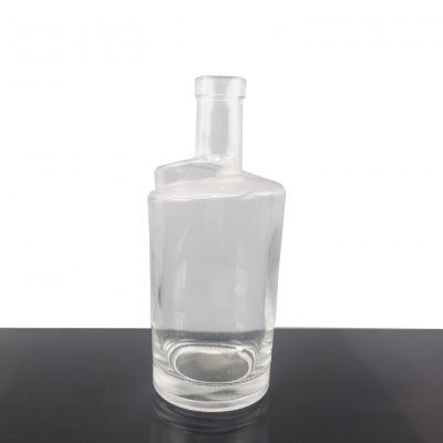 Hot Sell High Capacity Glass Bottle Super Flint Transparent Brandy Glass Bottle With Wooden Cork 