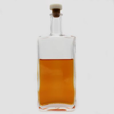 Square bottle 500ml 700ml wholesale with factory price for whisky bottle 