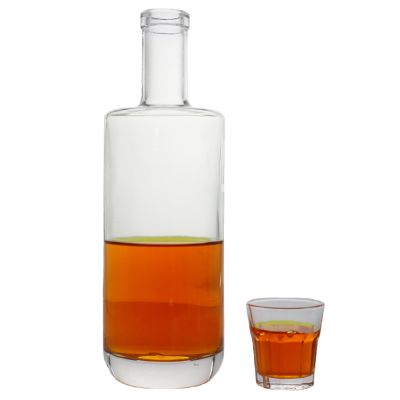 factory wholesale super flint white glass bottles 700ml vodka whisky gin glass bottle with cork stopper