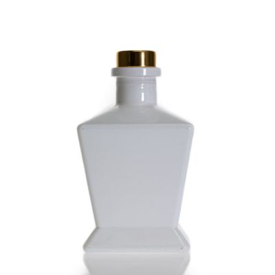 Unique Aroma Oil Bottle 130ml White Glass Reed Diffuser Bottle With Stopper