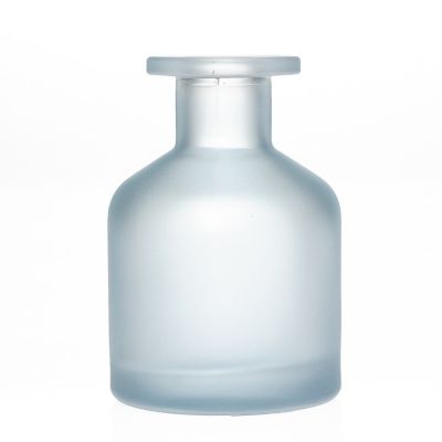 OEM Classic Design 130ml Round Empty Light Blue Colored Reed Perfume Diffuser Glass Bottles