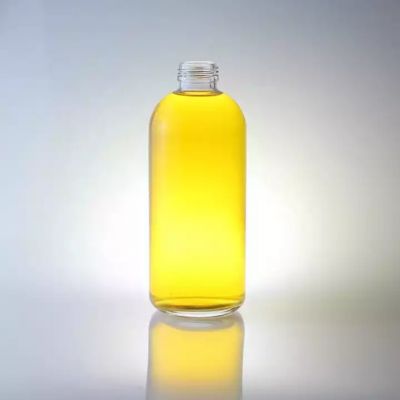 Classic Shape High Quality Food Grade Clear Glass Bottle 700ml 500ml Bottle With Screw Cap