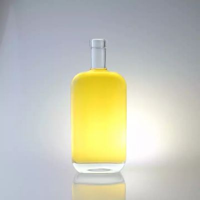 Chinese Supplier Product 700ml 750ml Transparent Square Glass Wine Bottle Vodka Bottle High Quality Vintage Glass Vodka Bottle