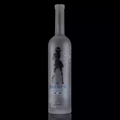 Factory Wholesale Design Classic Shape 700ml 750ml Frosted Applique Vodka Glass Bottle High Quality Whisky Bottle