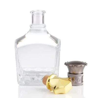 Customized 700 ml 70 cl Vodka Alcohol Whisky Liquor Gin Tequila Clear Bottle Embossed Qbic Square Glass Bottle