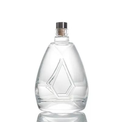 Customized Fancy Flat Bottles Bar Top Clear Glass Bottle Liquor Brandy XO 500 ml 700 ml Bottle with Cork