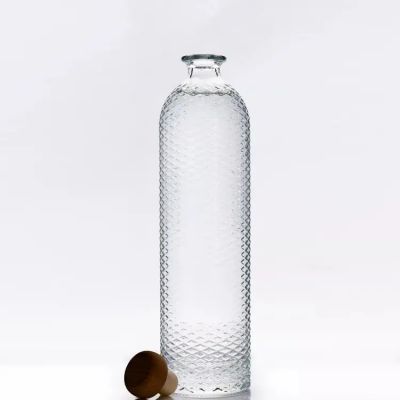 Wholesale Thick Bottom Super Clear 500 700 750 ml Tequila Bottle Liquor Gin Glass Bottle with Wooden Cork