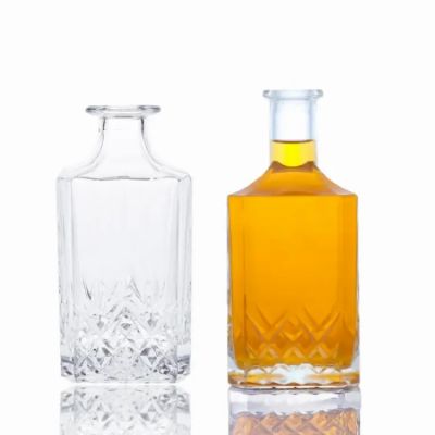 Unique Design Reseau Surface Bottle 500 700 ml Embossed Bottom Whisky Rum Tequila Gin Square Spirit Glass Bottle