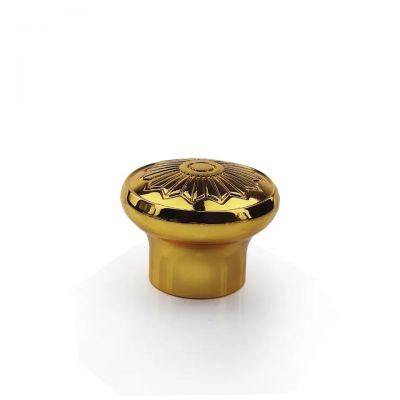 China reliable supplier low MOQ good price luxurious crown shape zamac cap for perfume