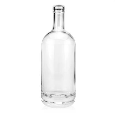 700ml round slanted shoulder super clear alcoholic glass bottles for spirit vodka whiskey Gin and alcoholic beverage with cork