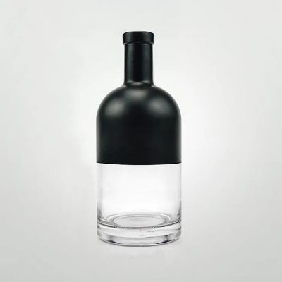 Customized Vodka Glass Bottle 700ml Glass Bottle Liquor Glass Bottle with cork