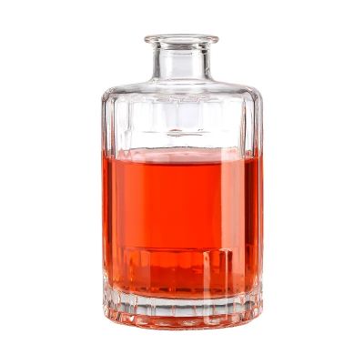 Custom Empty 750ml Round Glass bottle with screw caps Factory Direct supply whiskey bottles