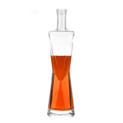 China Factory Hot Sell Super Fling Glass Bottle Free Sample Empty Bottle for Liquor Vodka Brandy Whiskey