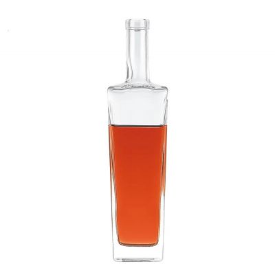 China Manufacturer Clear Flint 750ml Square Glass Bottle for Liquor Vodka Brandy with Stopper Cork