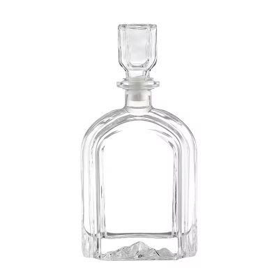 China factory crystal wine glass vodka whisky Beverage Liquor 700ml glass bottle with stopper cork