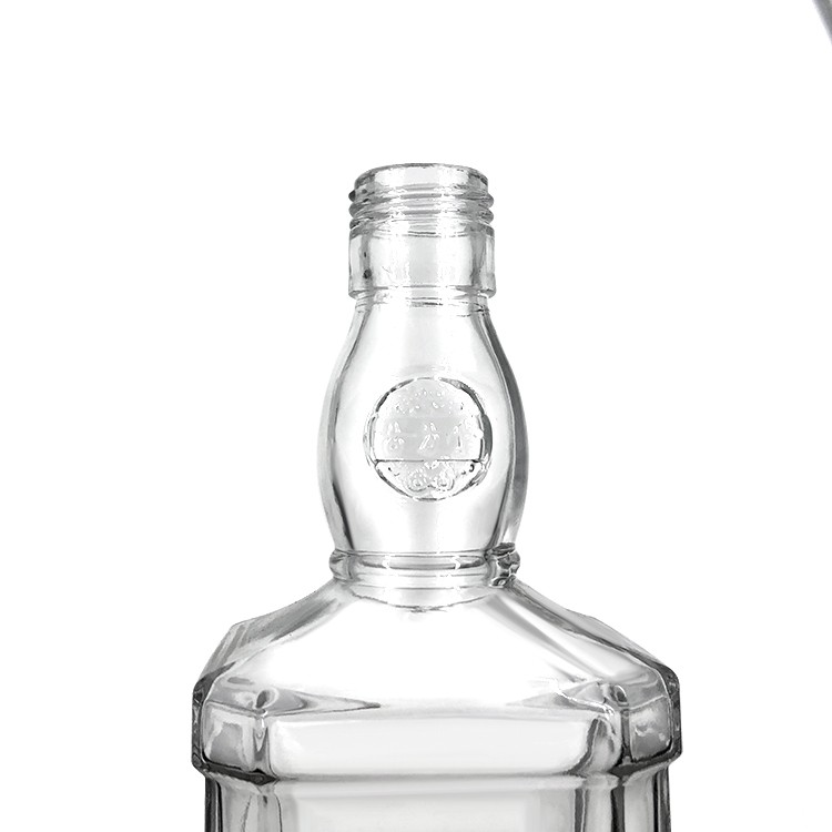  Customized 500ml square vodka spirit glass bottle 