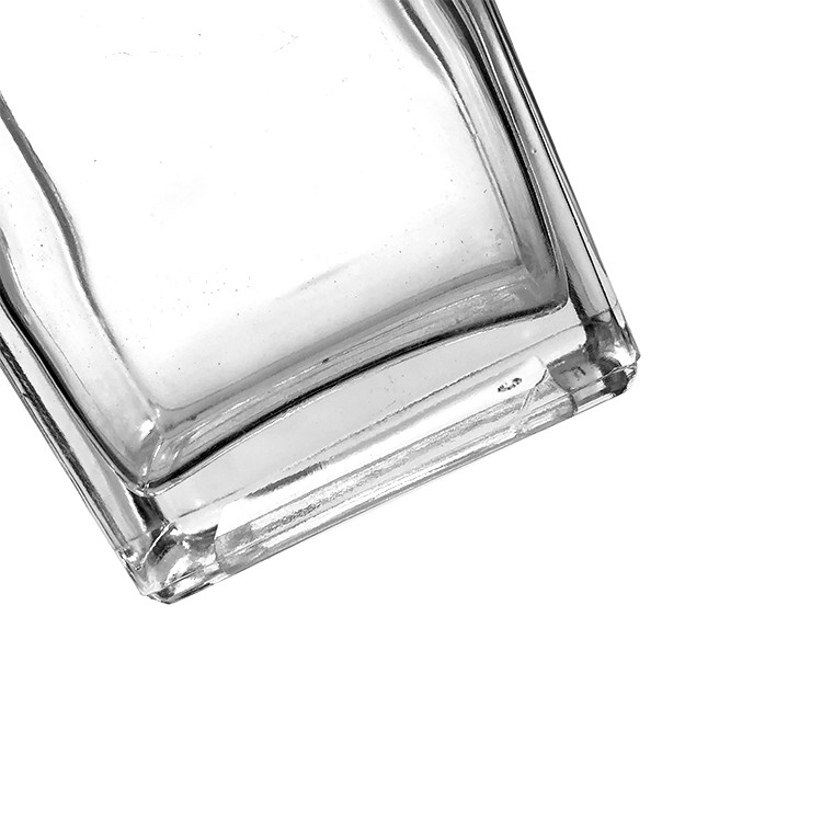 Empty square 750ml whisky spirit vodka bottle 