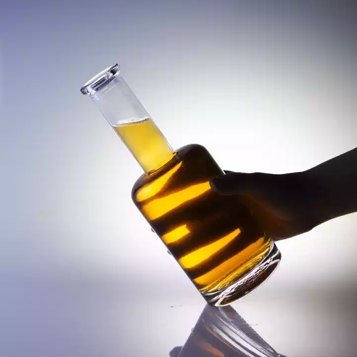 Unique Design Whiskey 700ml Glass Bottle Unique Long Neck Tequila 