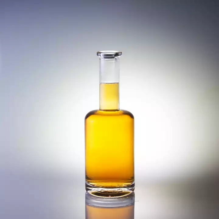 Unique Design Whiskey 700ml Glass Bottle Unique Long Neck Tequila