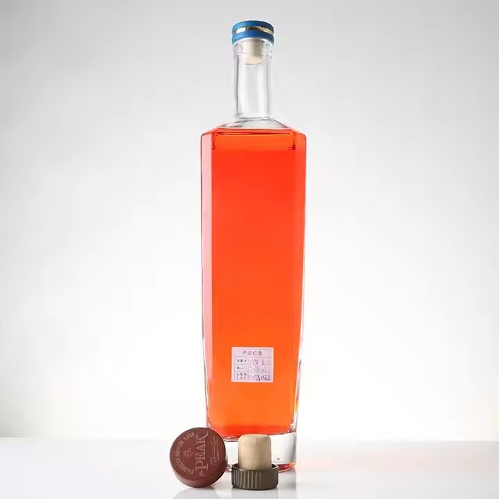 Custom Wholesale 700ml Transparent Unique Square Design Empty Cork Excellent Whisky Packaging Glass Bottle With Cork