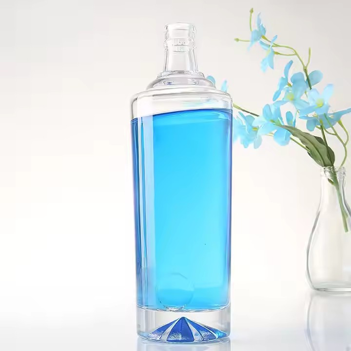Luxury Empty 500ml 700ml Clear Super Flint Wine Liquor Rum Whisky Gin Vodka Glass Bottle With Custom Packaging