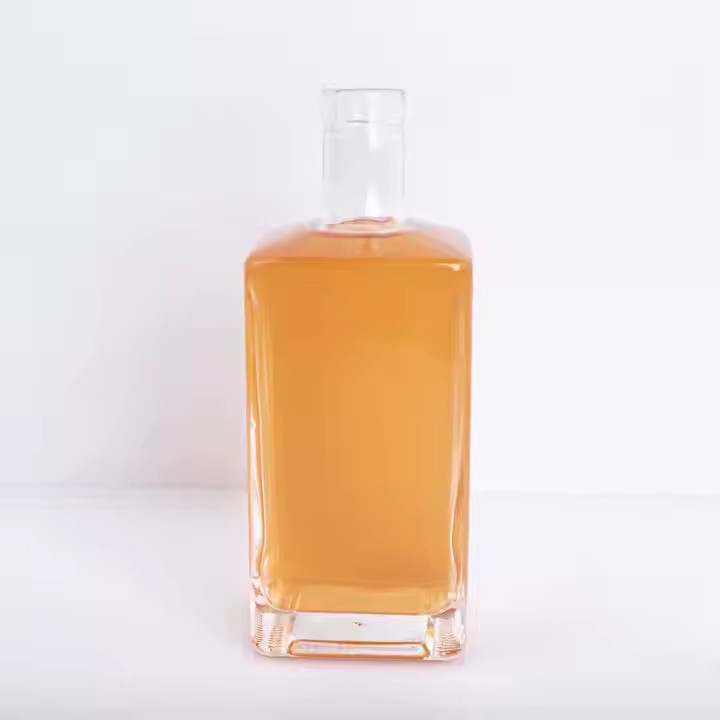 Customized Super Clear Bar Top Glass Bottle 750 Ml Square Bottle for Whiskey Gin Tequila Vodka
