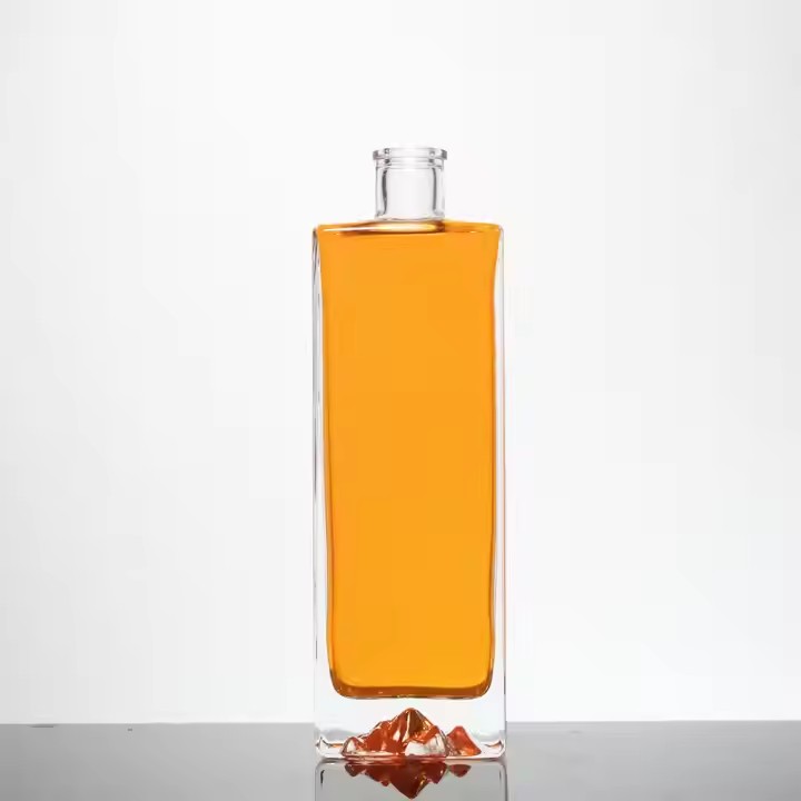 Empty Rectangle Shaped Clear Color Glass Liquor Bottle Rum 500ml Gin Whiskey Vodka Liquor Spirit Bottle with Mountain Bottom