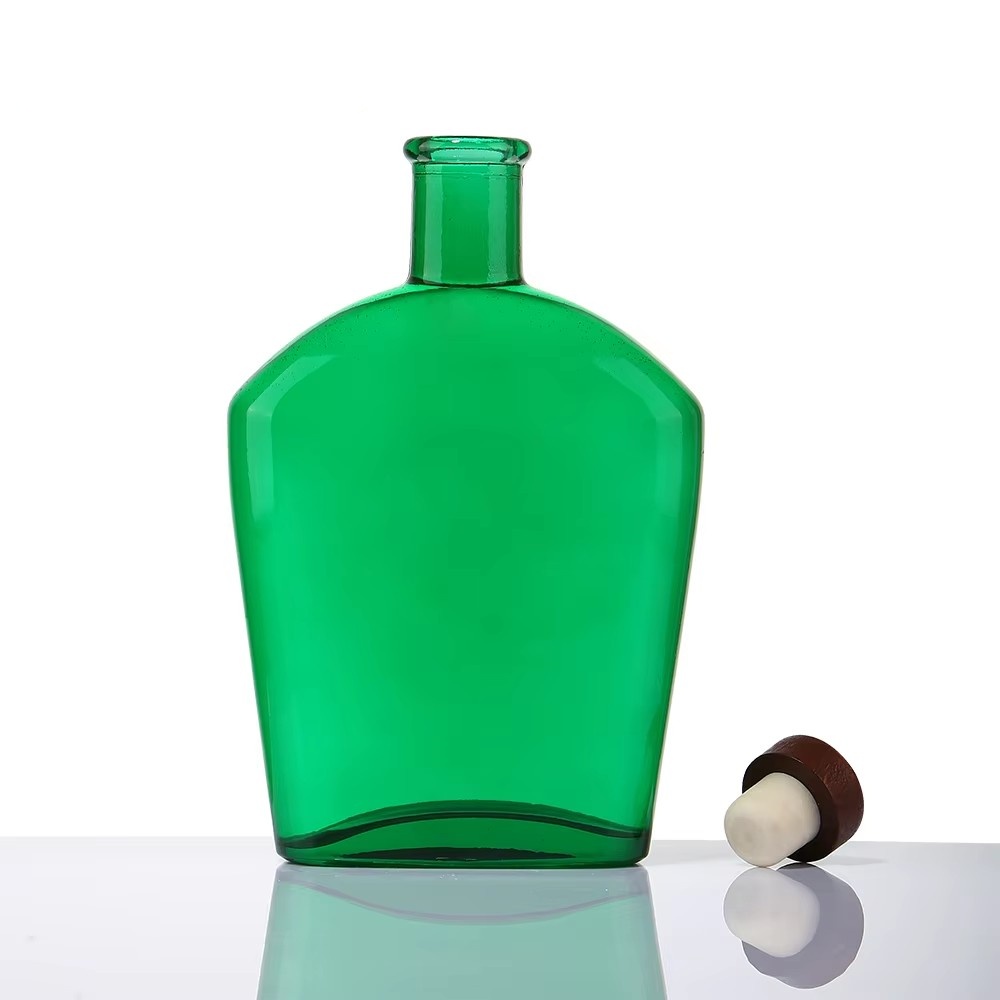 China Manufacturer Hot Sale Blue Green Super Flint Glass Bottle for Vodka Whisky Glass Bottle with Cork